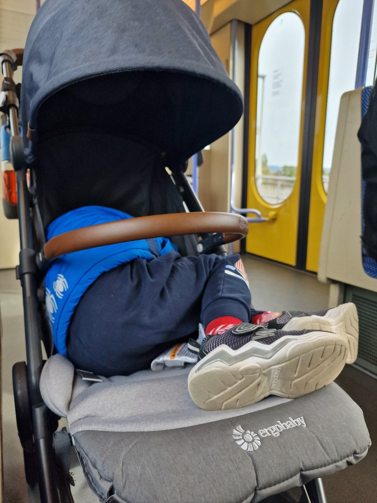 Ergobaby Metro Plus Deluxe kolica za veliku djecu ležeći položaj